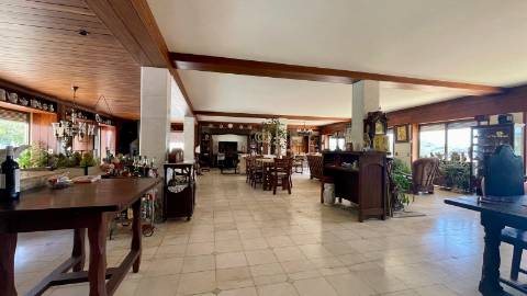 Penthouse triplex com 7 quartos e piscina na Praia de Porto Novo, Torres Vedras