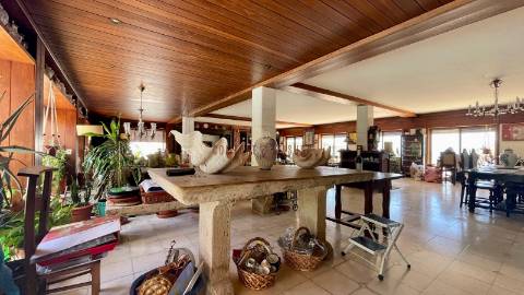 Penthouse triplex com 7 quartos e piscina na Praia de Porto Novo, Torres Vedras