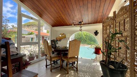 Penthouse triplex com 7 quartos e piscina na Praia de Porto Novo, Torres Vedras