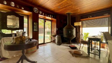 Penthouse triplex com 7 quartos e piscina na Praia de Porto Novo, Torres Vedras