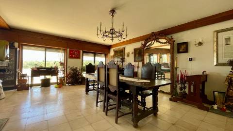 Penthouse triplex com 7 quartos e piscina na Praia de Porto Novo, Torres Vedras