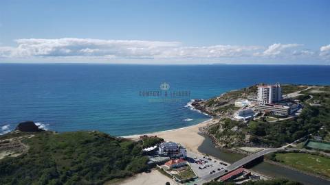 Penthouse triplex com 7 quartos e piscina na Praia de Porto Novo, Torres Vedras