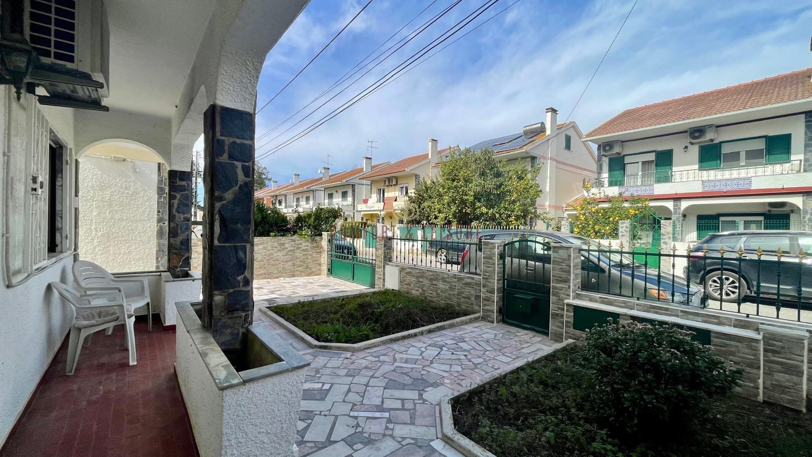 Moradia com 3 quartos, 2 wc e garagem em Alenquer