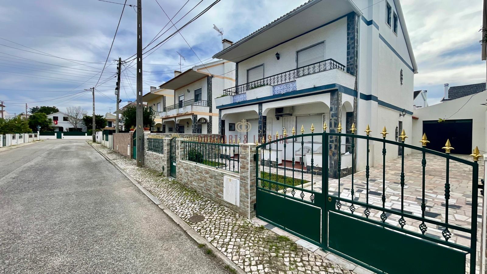 Moradia com 3 quartos, 2 wc e garagem em Alenquer