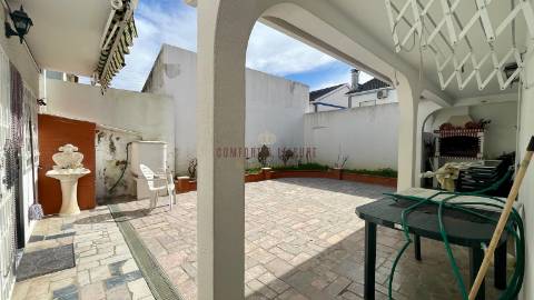 Moradia com 3 quartos, 2 wc e garagem em Alenquer