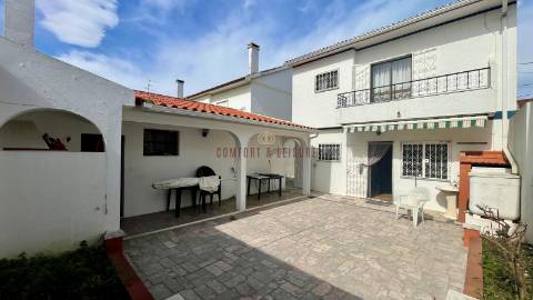 Moradia com 3 quartos, 2 wc e garagem em Alenquer