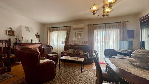 Moradia com 3 quartos, 2 wc e garagem em Alenquer