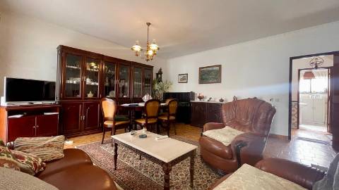 Moradia com 3 quartos, 2 wc e garagem em Alenquer