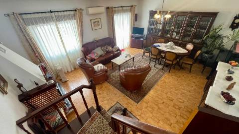 Moradia com 3 quartos, 2 wc e garagem em Alenquer