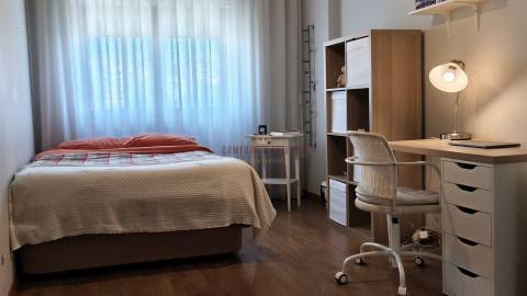 Apartamento com 4 quartos, 2 wc, parqueamento e arrecadação na Ramada, Odivelas