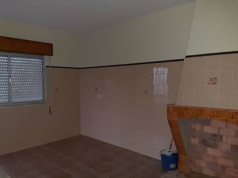 Moradia Isolada T3 Venda em Paradela,Chaves