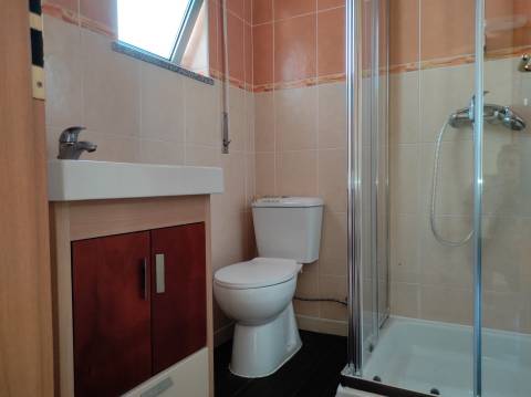 Apartamento T4 duplex à venda em Esgueira em prédio com elevador.