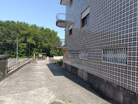 EDIFÍCIO COM 3 APARTAMENTOS À VENDA  EM SÃO JOÃO DA MADEIRA!