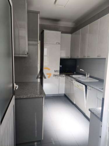 EDIFÍCIO COM 3 APARTAMENTOS À VENDA  EM SÃO JOÃO DA MADEIRA!