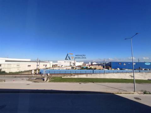 Apartamento T0+2 com Excelente Luz Natural e Localização Privilegiada com vista ria – Gafanha da Naz