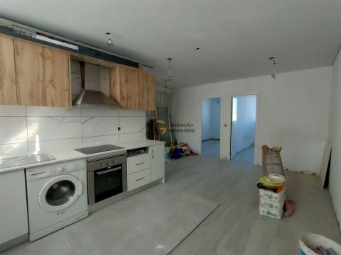 Apartamento T0+2 com Excelente Luz Natural e Localização Privilegiada com vista ria – Gafanha da Naz