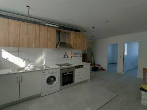 Apartamento T0+2 com Excelente Luz Natural e Localização Privilegiada com vista ria – Gafanha da Naz