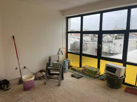 Apartamento T0+1 com Excelente Luz Natural e Localização Privilegiada  – Gafanha da Nazaré