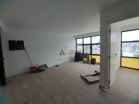 Apartamento T0+1 com Excelente Luz Natural e Localização Privilegiada  – Gafanha da Nazaré