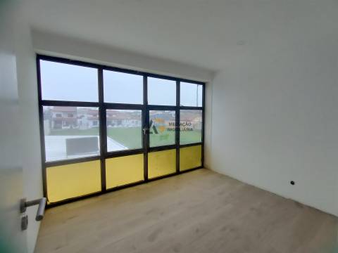 Apartamento T0+1 com Excelente Luz Natural e Localização Privilegiada  – Gafanha da Nazaré