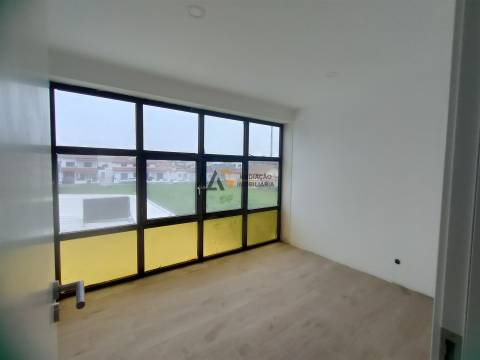 Apartamento T0+1 com Excelente Luz Natural e Localização Privilegiada  – Gafanha da Nazaré