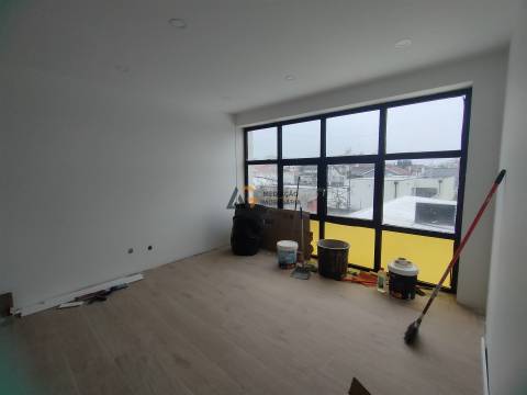 Apartamento T0+1 com Excelente Luz Natural e Localização Privilegiada  – Gafanha da Nazaré