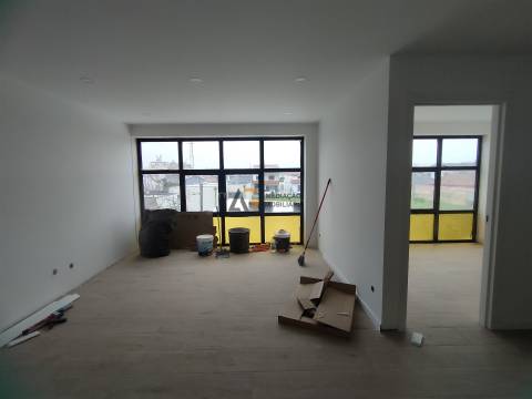 Apartamento T0+1 com Excelente Luz Natural e Localização Privilegiada  – Gafanha da Nazaré