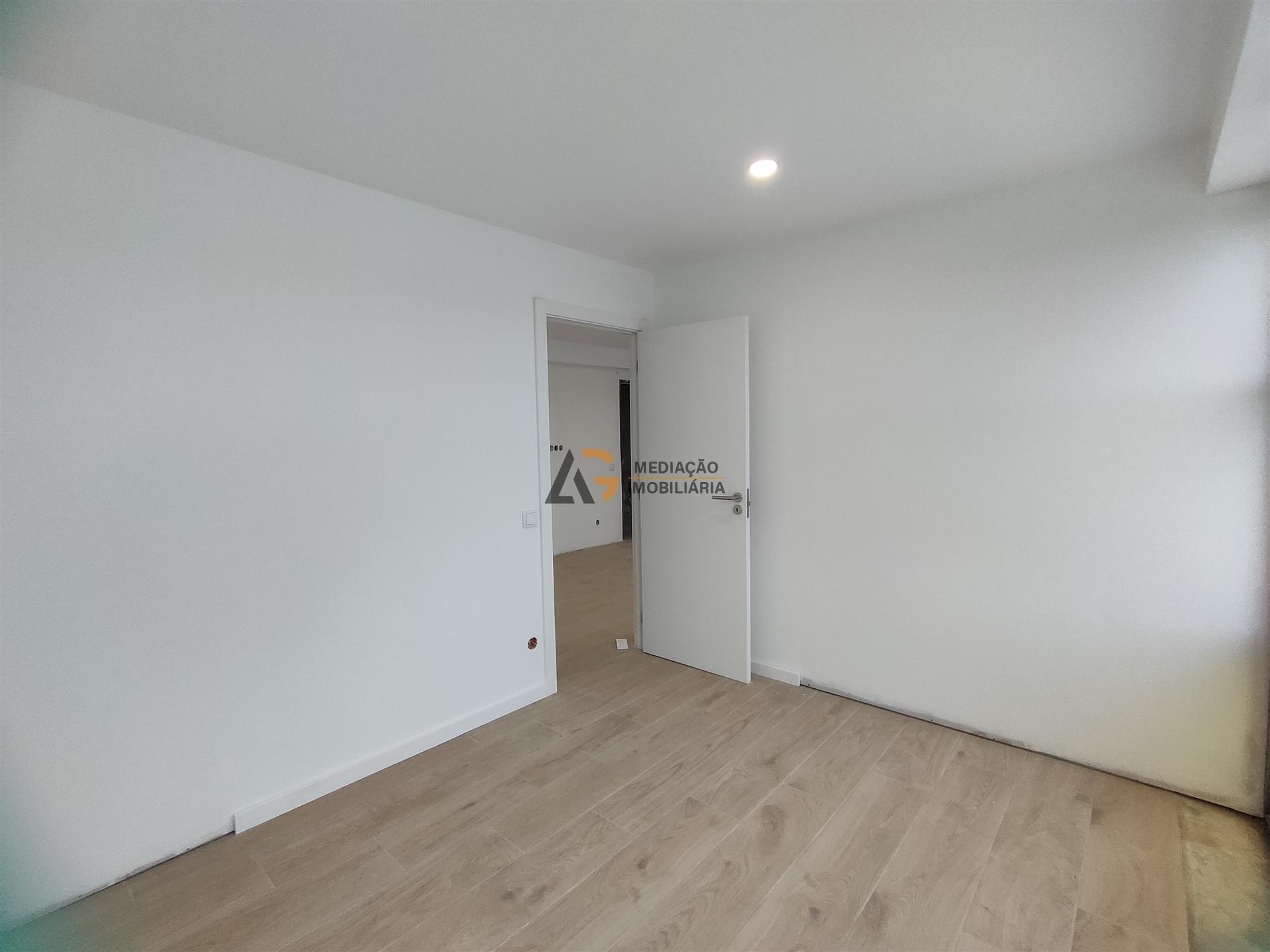 Apartamento T0+1 com Excelente Luz Natural e Localização Privilegiada  – Gafanha da Nazaré