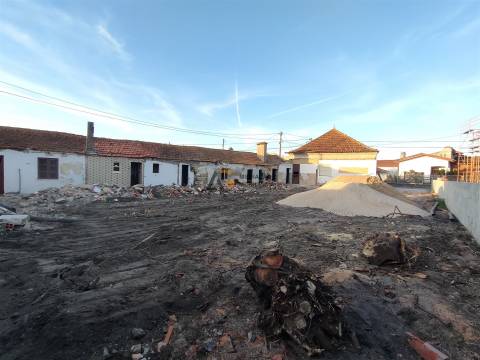 Terreno urbano com 22 metros de frente exclusivo no coração da Gafanha da Nazaré