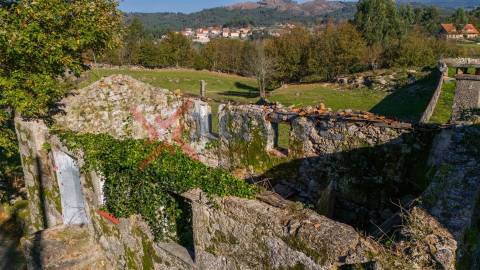 Moradia p/ recuperar - Rossas, Vieira do Minho