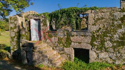 Moradia p/ recuperar - Rossas, Vieira do Minho