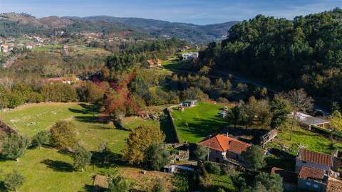 Moradia p/ recuperar - Rossas, Vieira do Minho