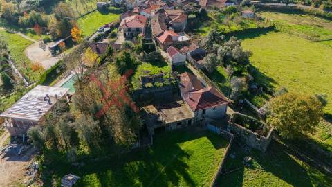 Moradia p/ recuperar - Rossas, Vieira do Minho