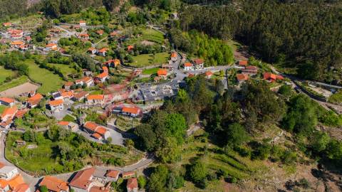 Terreno c/ 1.600m2 - Anissó, Vieira do Minho
