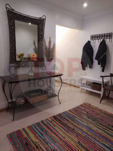 Apartamento T4 no Montenegro com dois lugares de parqueamento e uma arrecadação