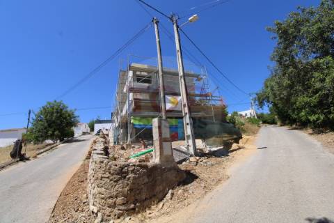 Moradia nova T3 com piscina - São Brás de Alportel