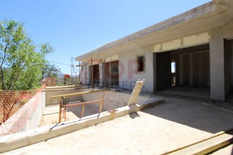 Moradia nova T3 com piscina - São Brás de Alportel