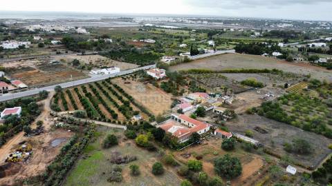 Moradia T4 com várias divisões