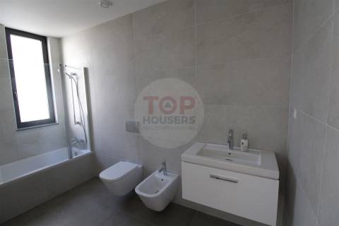 Moradia T3 Nova com piscina - Fuseta