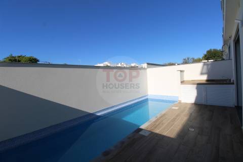 Moradia T3 Nova com piscina - Fuseta