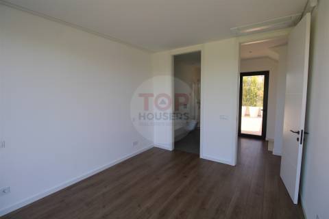 Moradia T3 Nova com piscina - Fuseta