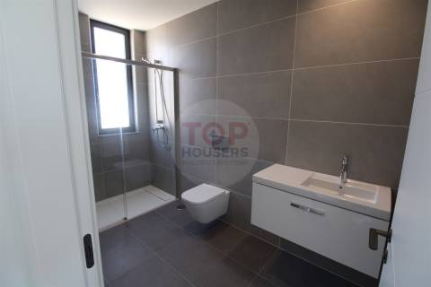 Moradia T3 Nova com piscina - Fuseta