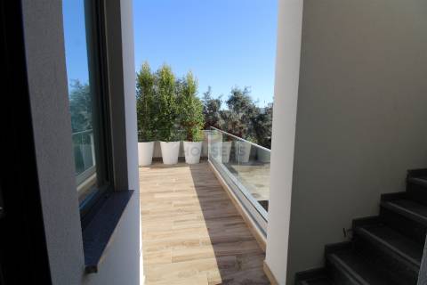 Moradia T3 Nova com piscina - Fuseta