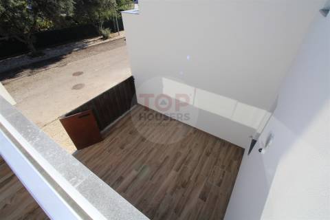 Moradia T3 Nova com piscina - Fuseta