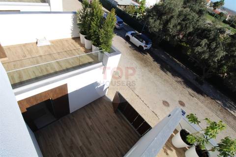 Moradia T3 Nova com piscina - Fuseta