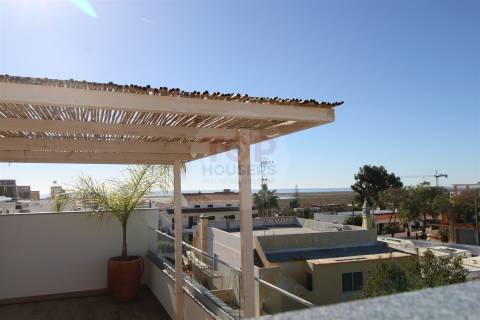 Moradia T3 Nova com piscina - Fuseta