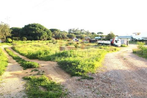 Terreno Rústico amplo à Venda em Semino, Quarteira