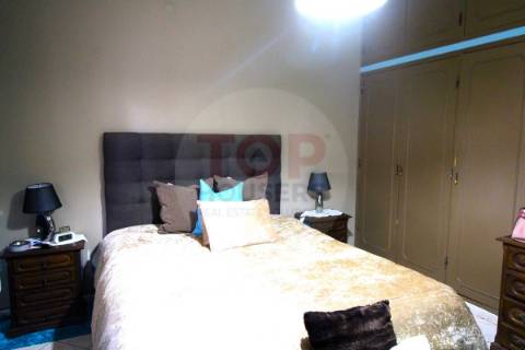 Moradia com 7 quartos  lote de 2245m2   Área Coberta de 328,50m2.