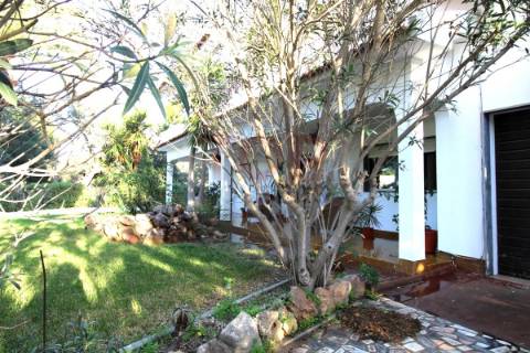 Moradia com 7 quartos  lote de 2245m2   Área Coberta de 328,50m2.