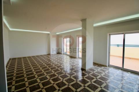 Apartamento T4+1 Triplex à Venda no Centro de Faro